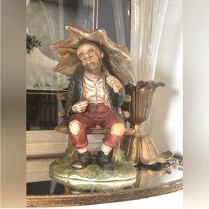 Vintage Capodimonte Hobo Figurine. 8"T Unmarked | Porcelain | Folk Art EUC